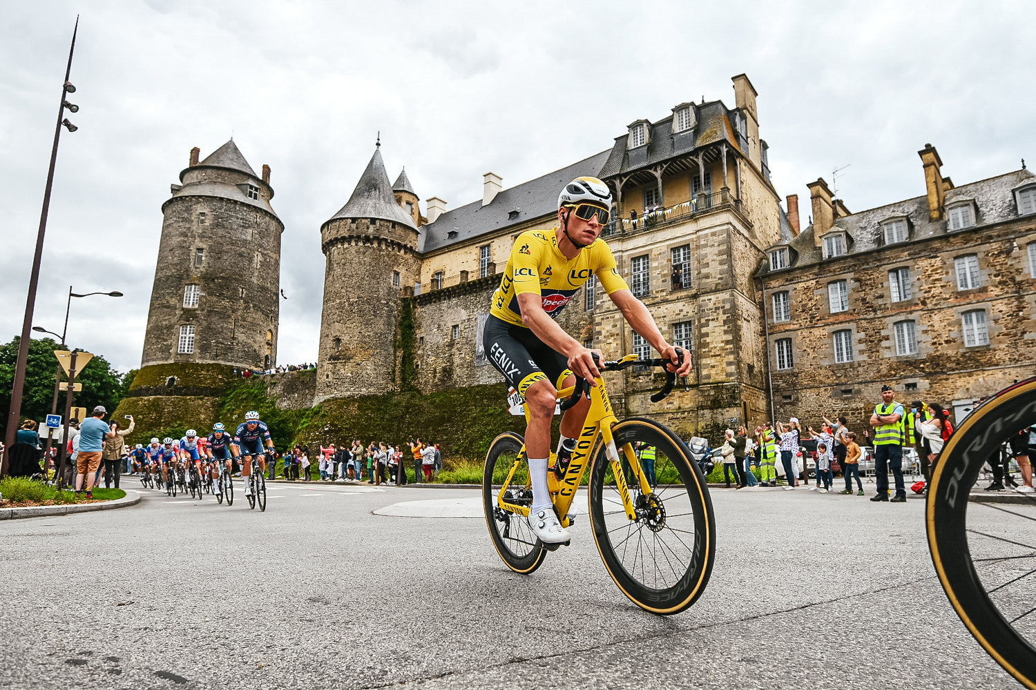 Tour de France Mathieu van der Poel Canyon Aeroad CFR
